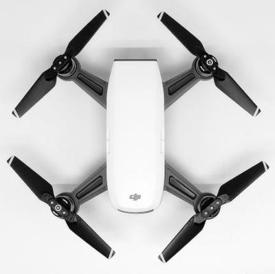 智能硬件與網(wǎng)絡(luò)工程的無人機使用方法介紹